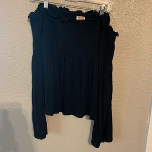 Off shoulder black long sleeve